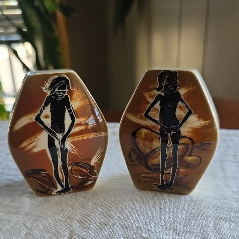 Studio Anna Australian Hand-Painted Ceramic Figural Shakers - Picture 1 of 7